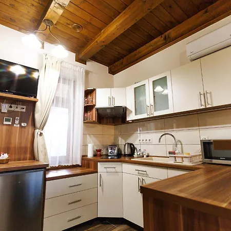 Nemeth Apartmanhazak *