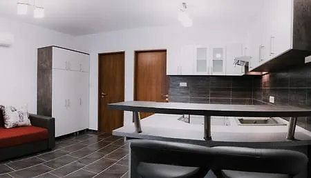 アパート Nemeth Apartmanhazak *