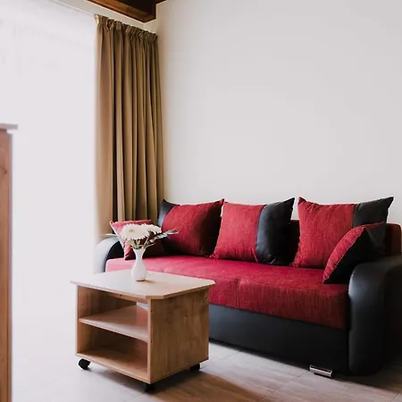 Nemeth Apartmanhazak * Mórahalom